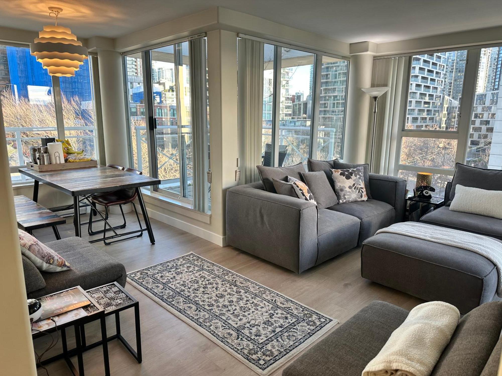 Penthouses Of Beach Ave Ванкувер Екстер'єр фото