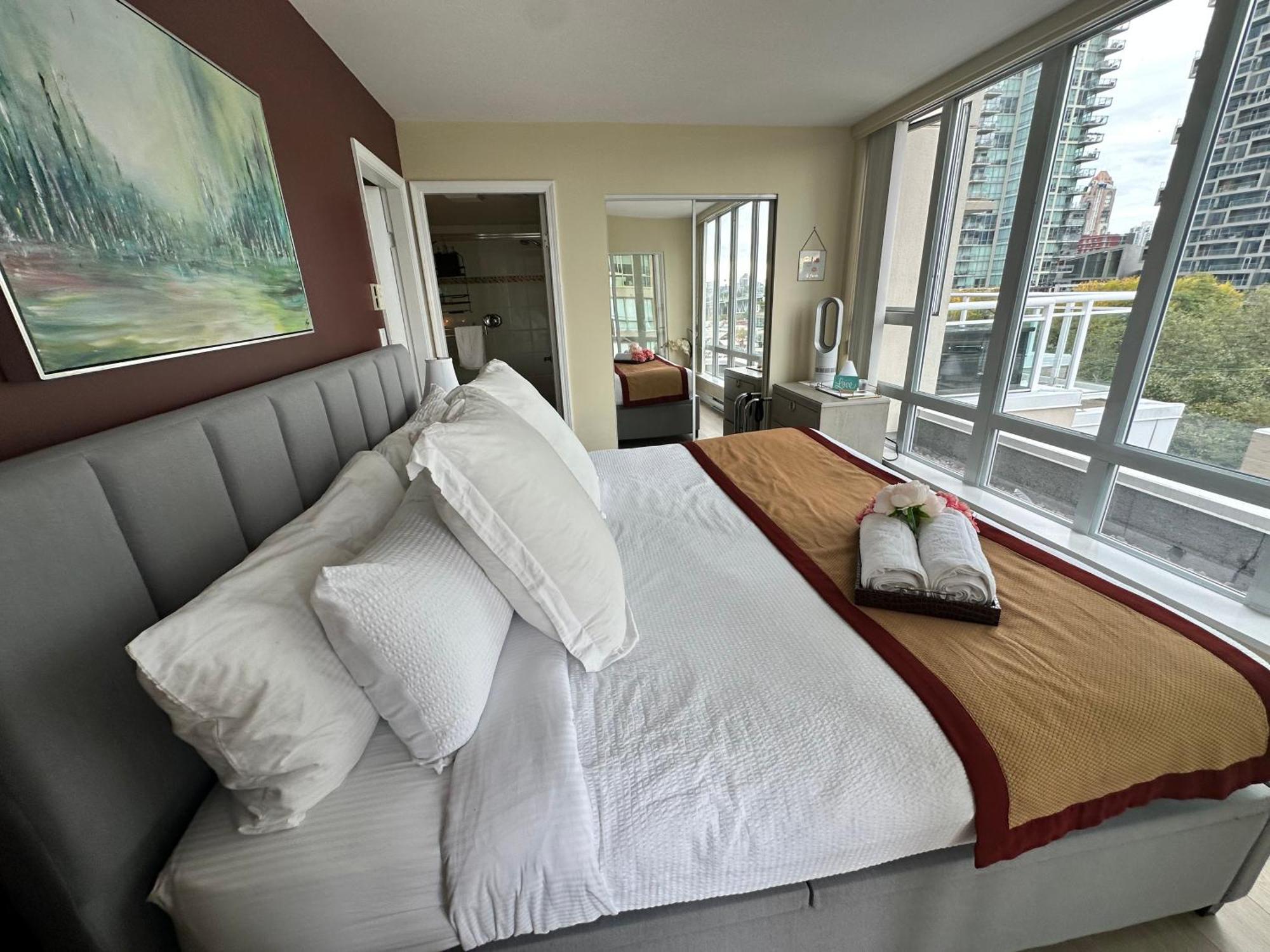 Penthouses Of Beach Ave Ванкувер Екстер'єр фото